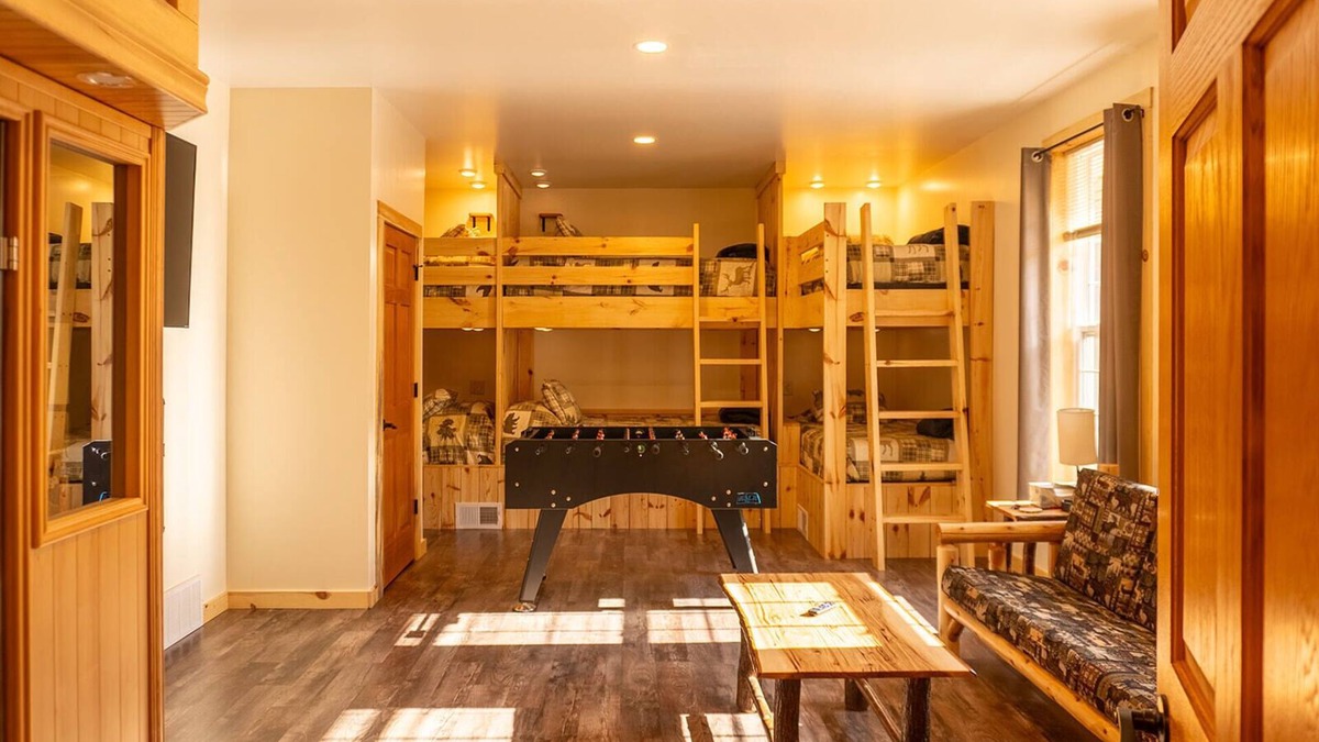 Atlantic Mine Cabin | Trail Verge Riverside Bunkhouse 14B