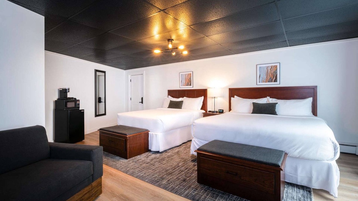 Tupper Lake Hotel | Trailhead by Weekender