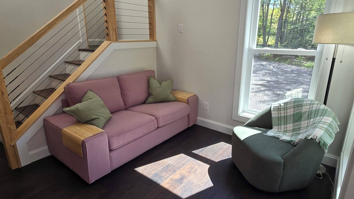 Canaan Heights Cottage | Trailheads & Powder Days Await at Sundew Cottage