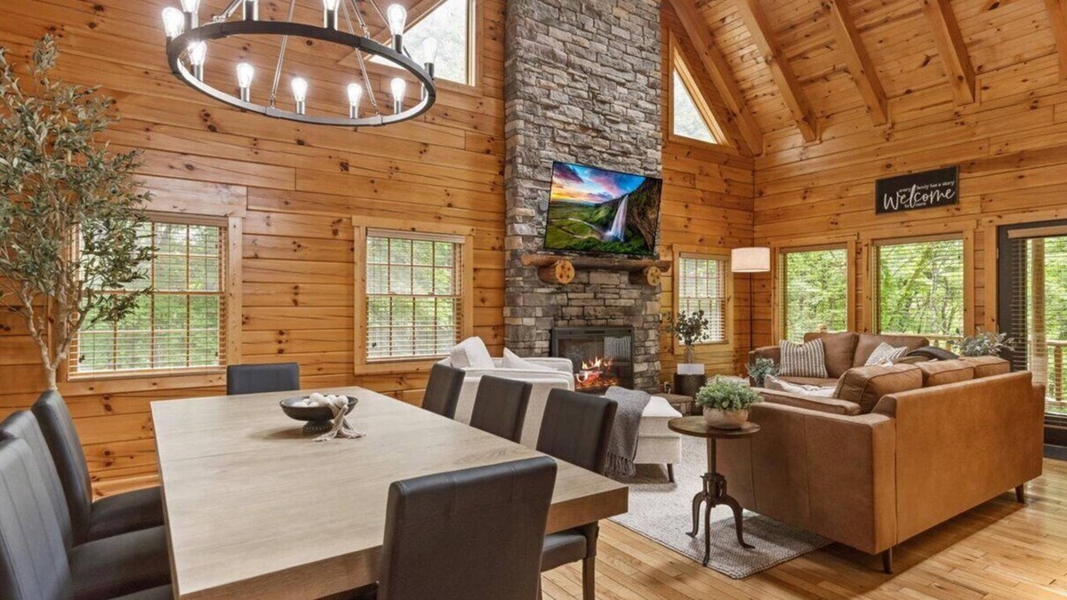 Logan Cabin | Trails End Cabin- Sauna, Arcade, Hot Tub, Firepit, less than 8 mile to all attractions/hikes
