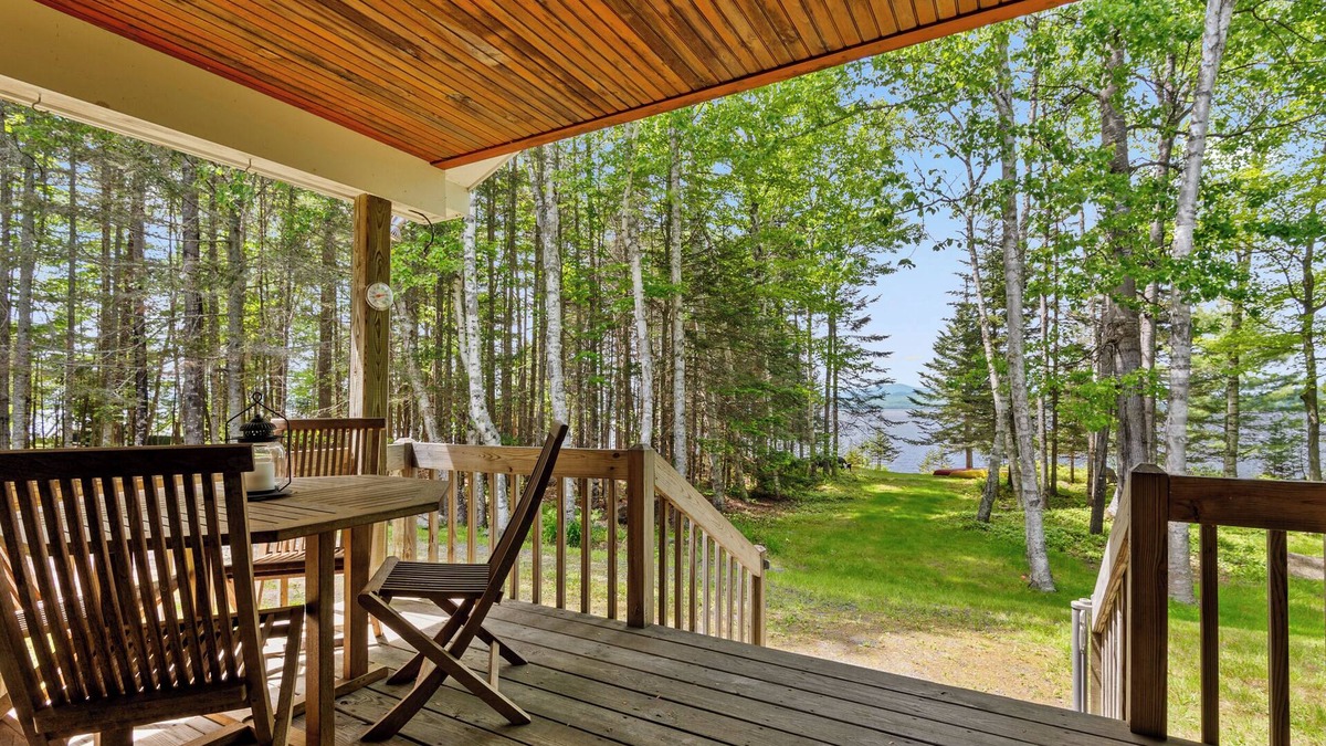 Rangeley Plantation House | Trails End - Lovely 3 bedroom house on the eastern shore of Mooselookmeguntic