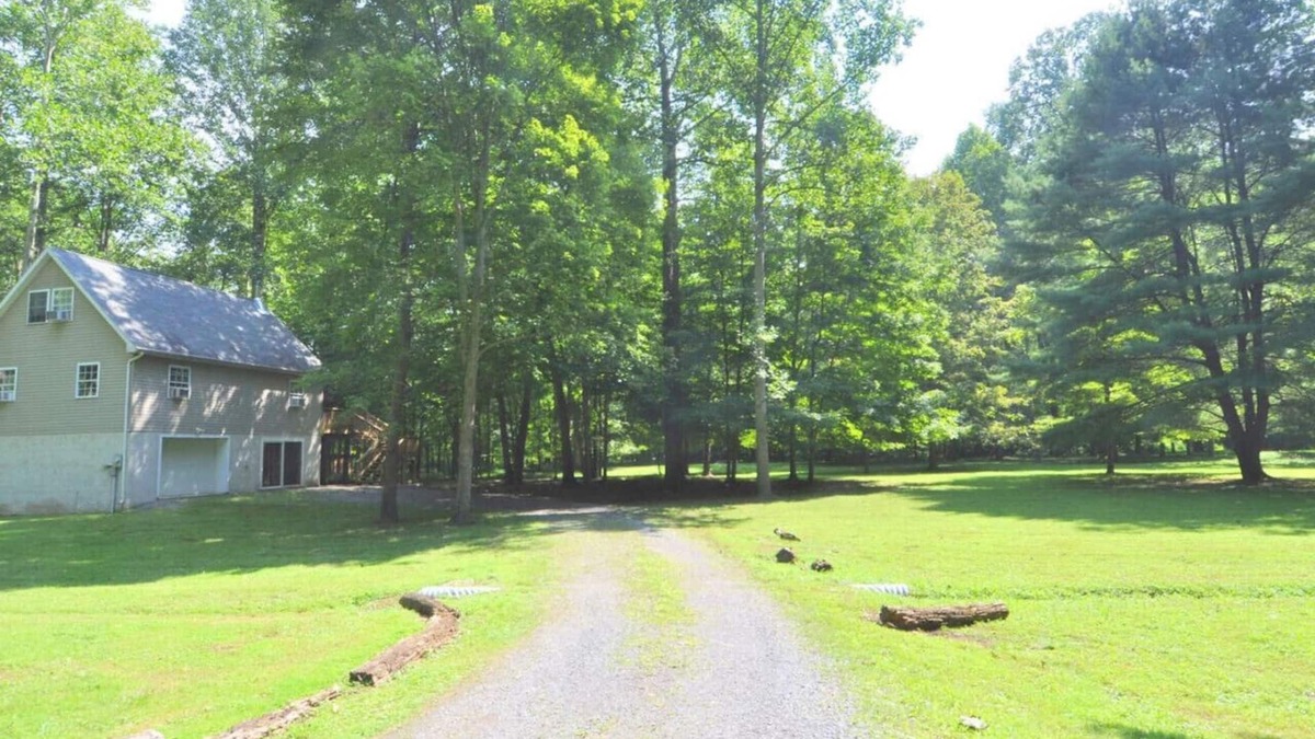 Great Cacapon House | Trails End - riverside | pets | hot tub | wifi | fire pit | grill