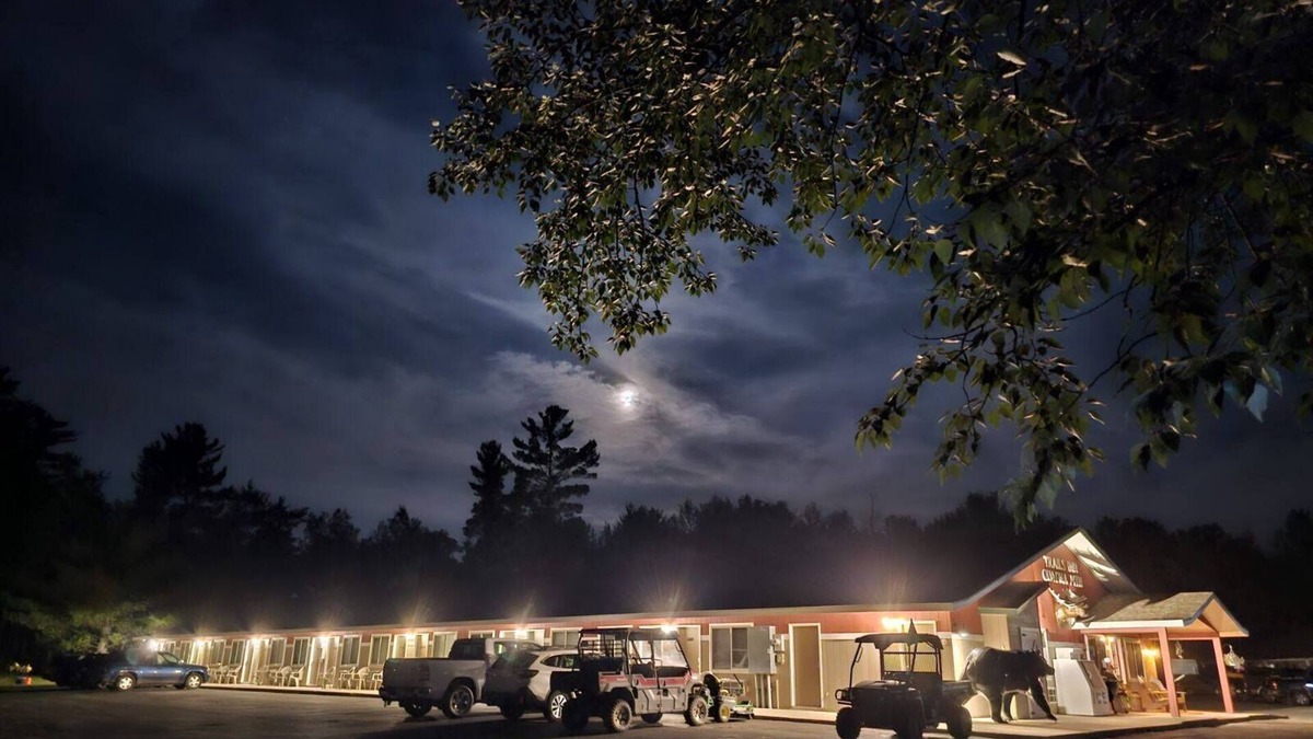 Hill City Hotel | Trails Inn Quadna Mountain Motel & RV