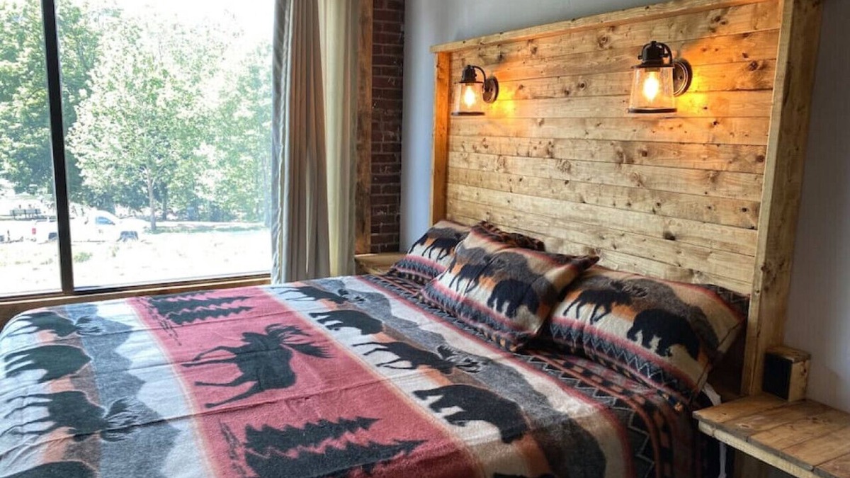 Ohiopyle Hotel | Trailside Hotel, Minutes to Fallingwater Riverview