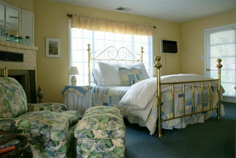 Calistoga Bed & Breakfast | Trailside Inn Bed and Breakfast