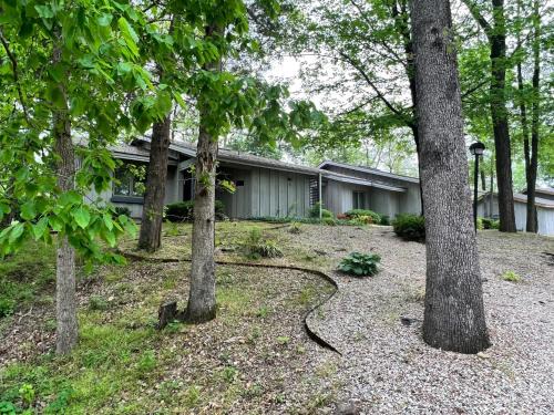 Bella Vista Apartment | Trailside Vacation Home 8