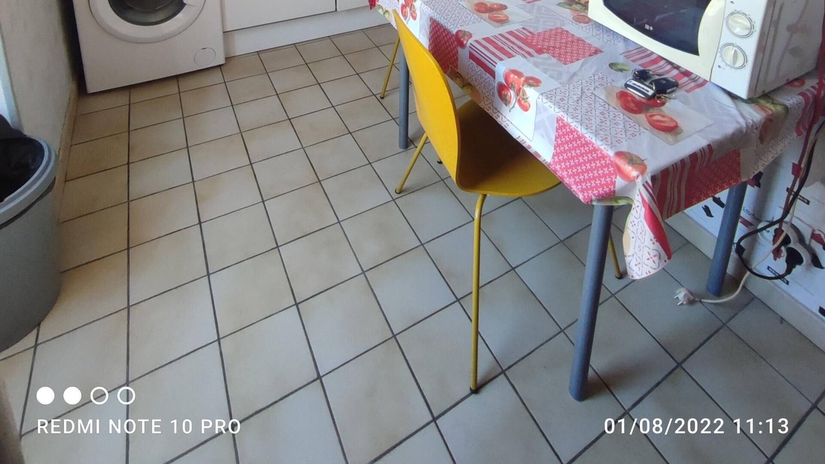 Nevers Apartment | TRAIN BLEU N 1-Appartement-Salle de bain-Vue ville