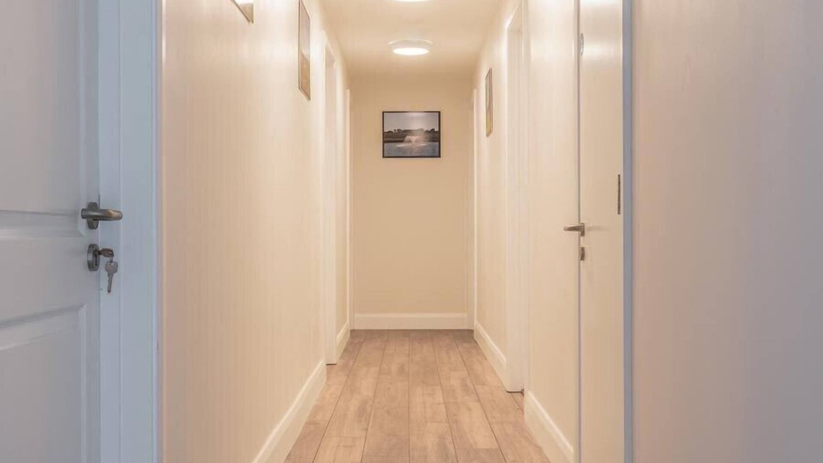 Tramore Apartment | Tramore Beach Room (@BurrowLodge)