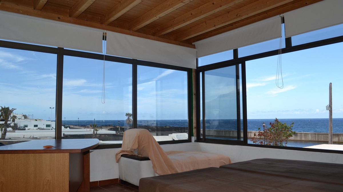 Los Cocoteros Apartment | Tranquility with sun and sand