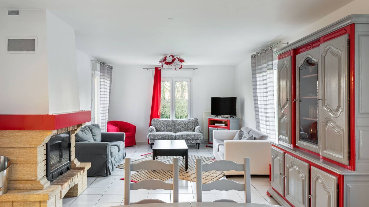 Englesqueville-la-Percee House | Tranquil Garden Retreat by the Sea