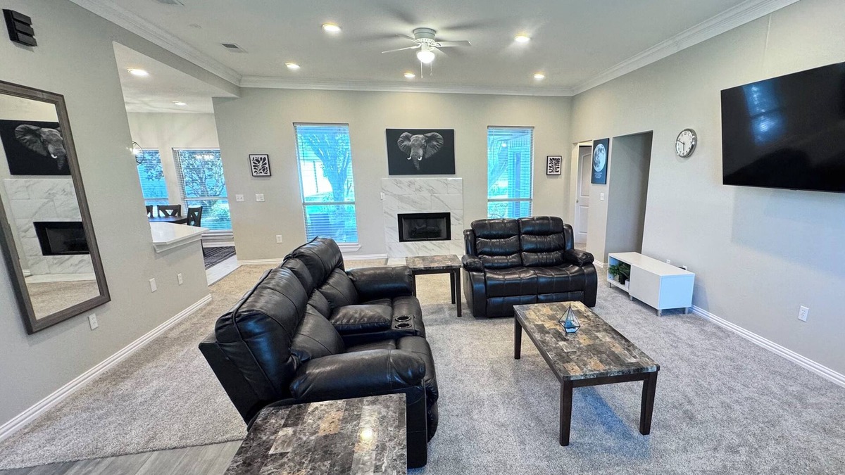 Forney House | Tranquil 1.5-Acre Retreat with Modern Comfort