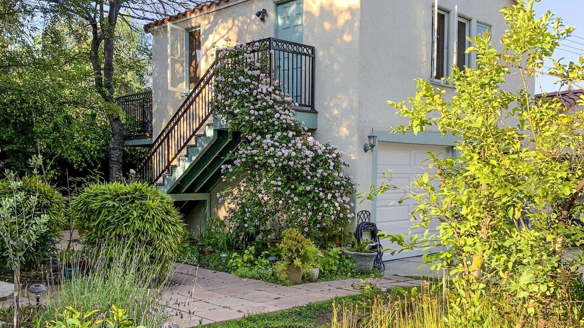 Mid Central House | Tranquil 1-bd Guesthouse Apartment on Spanish Estate, sundeck w/mountain views