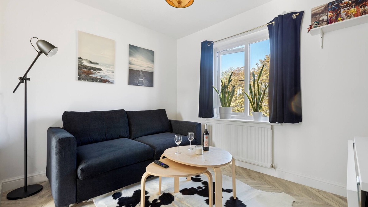 Wapping Apartment | Tranquil 1 Bed Flat in East London + Parking