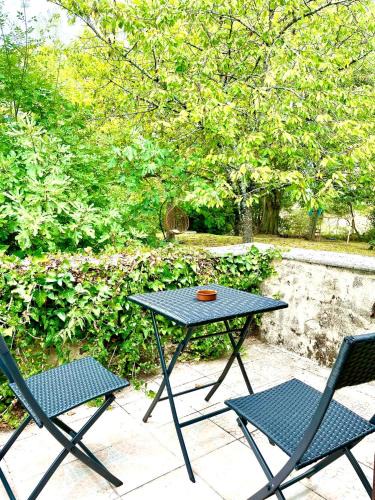 Eymet House | Tranquil 1 Bed Gite Walking Distance to Eymet