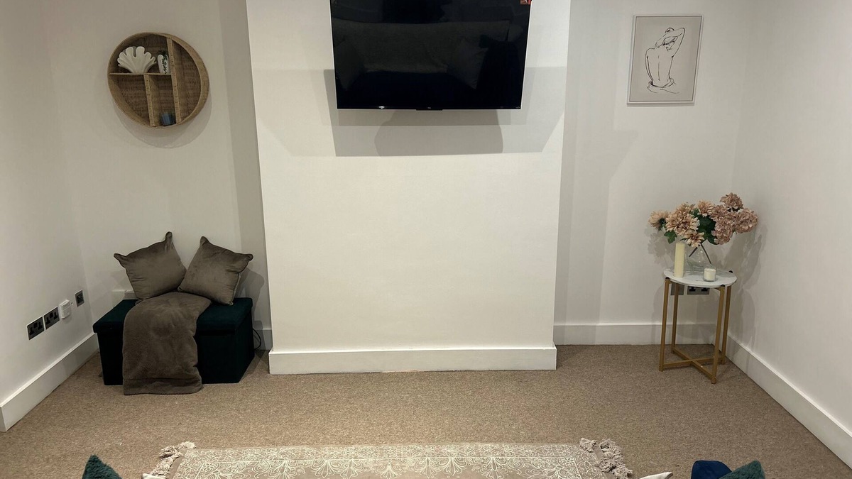 Peterborough Apartment | Tranquil 2 Bed Apartment