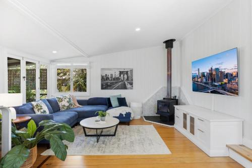 Bardon House | Tranquil 2-Bed Family Home with Deck Among Trees