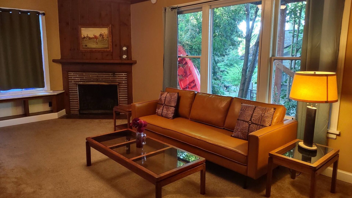 Buckman Neighborhood Apartment | Tranquil 2+-bedroom apartment in Portland