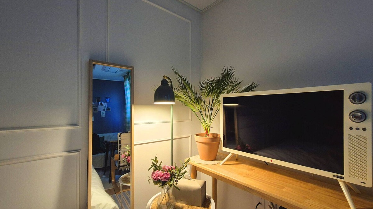 Sangsu-dong Apartment | Tranquil 2-bedroom apartment in Seoul with AC, WiFi. Enjoy your stay
