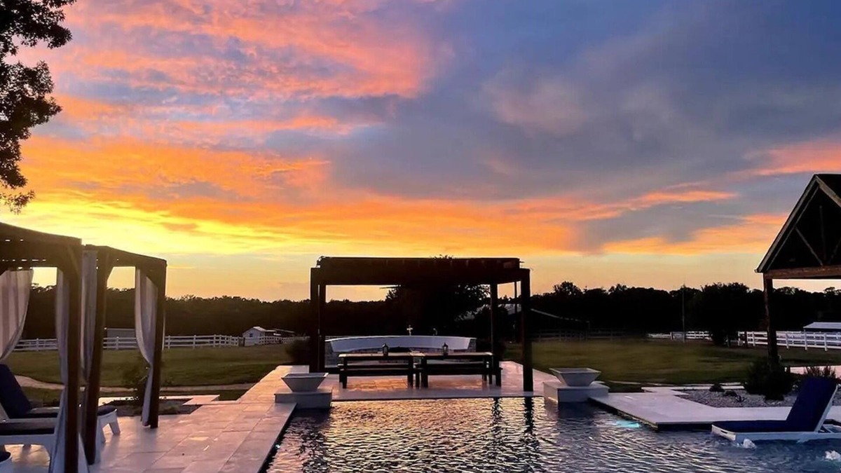 Burton Other | Tranquil 2 BR Stay on stunning farm near Round Top