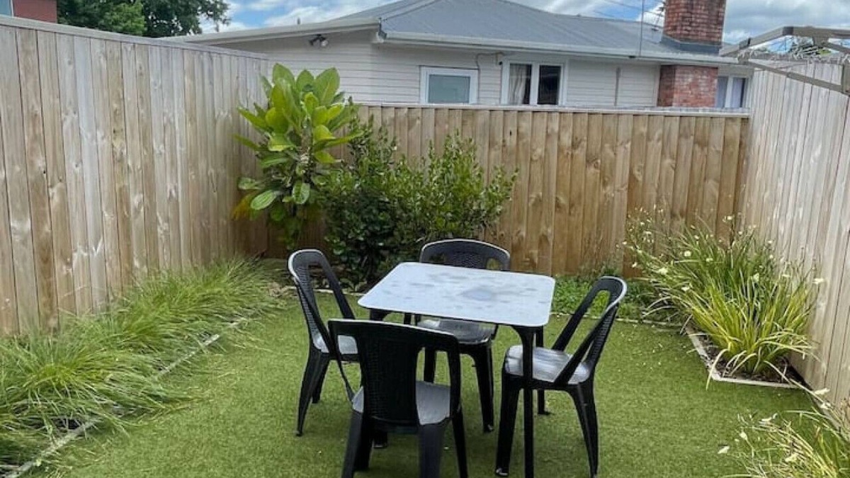 Henderson House | Tranquil 2BR House on Te Kanawa Crescent