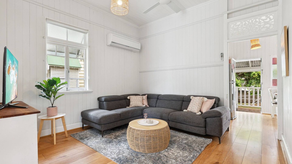 Nundah House | Tranquil 3-Bed Family Home with Spacious Backyard
