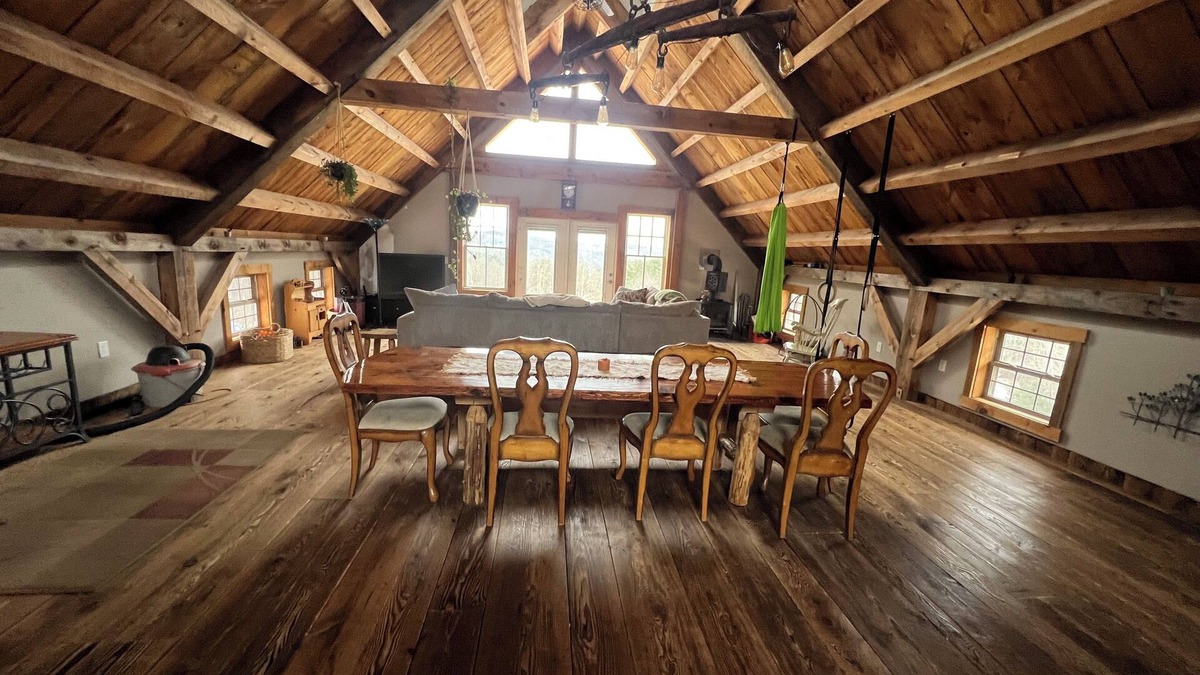 Brookfield House | Tranquil 3-bed home in Brookfield with WiFi, quiet road, patio and great room