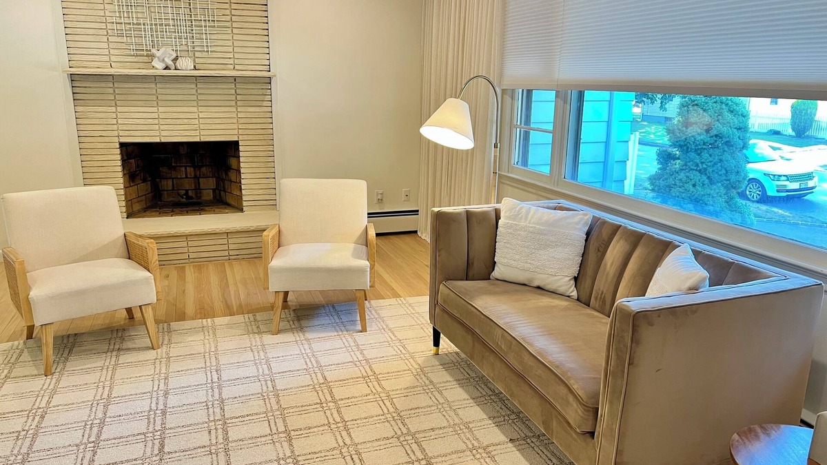 Pompton Lakes House | Tranquil 3-bedroom house in Pompton Lakes with large yard/double garage