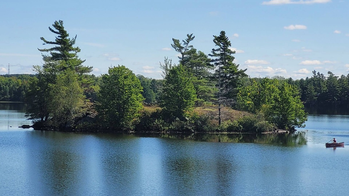 Central Frontenac House | Tranquil 3-bedroom lakefront get away