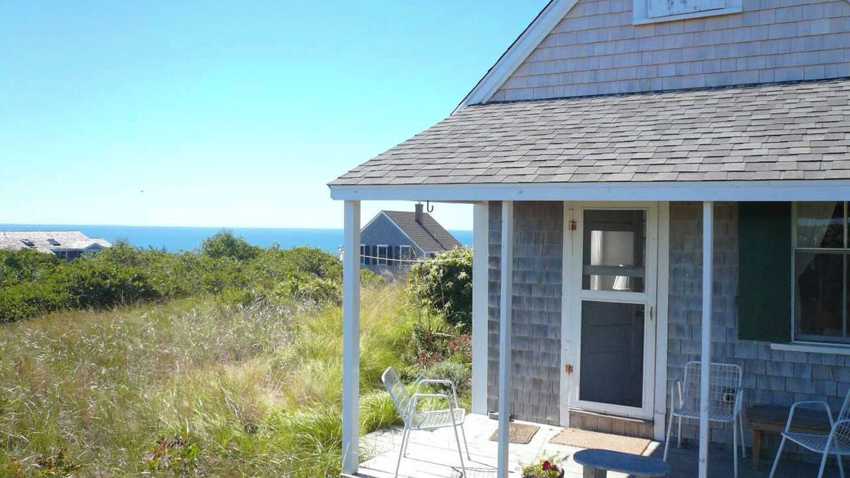 Truro Cabin | Tranquil 3-Bedroom Truro Cabin on Corn Hill – Steps to Bay, Stunning Views!