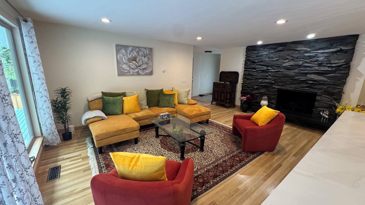 Inglewood-Finn Hill House | Tranquil 4-bedroom house in Kirkland with AC