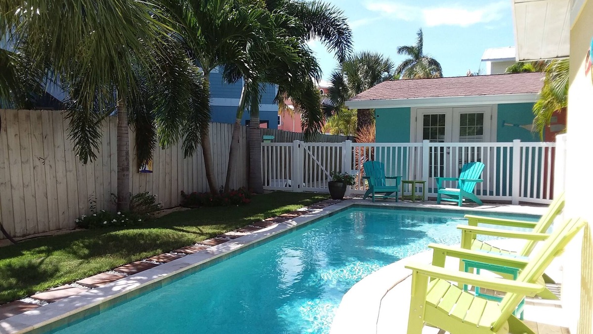 Holmes Beach Apartment | Tranquil AMI Resort Unit 3 all amenities! Central Holmes Beach