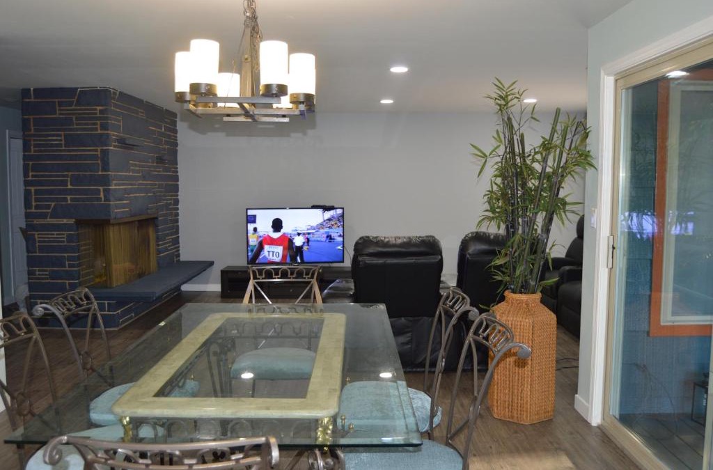 Kenmore Apartment | Tranquil and Modern Home 3br