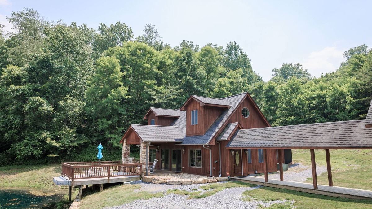 Spottswood House | Tranquil And Secluded Cabin On 326 Acres With Mountain Views ~ AMAZING!