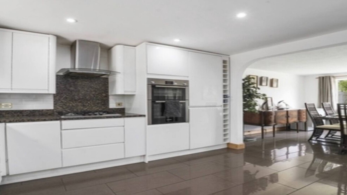 Larkfield House | Tranquil Aylesford Retreat with 5 Bedrooms