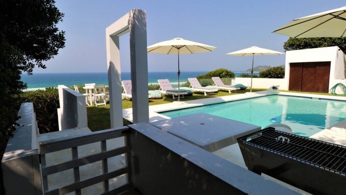 Lopes House | Tranquil beachfront Villa