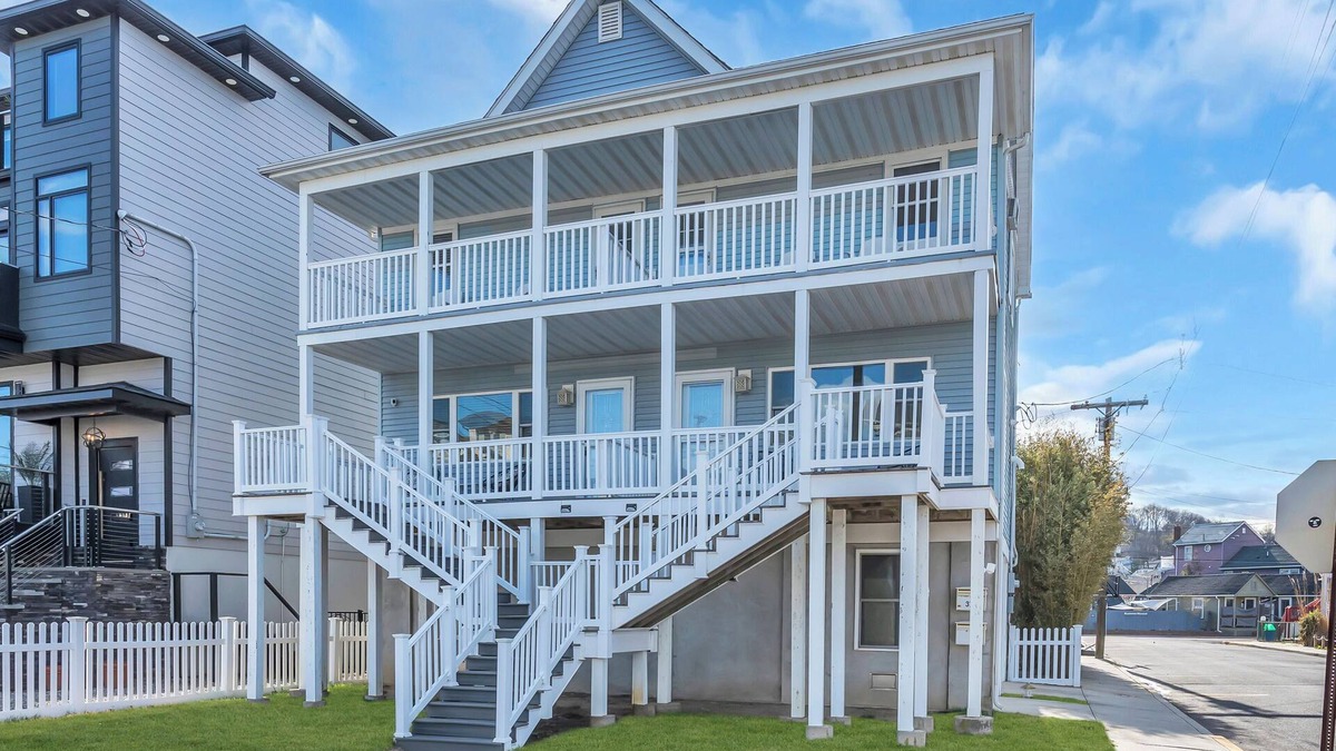 Highlands House | Tranquil Blue Coastal Charmer 2 or 4 bedroom Duplex in Highlands, NJ, WATERFRONT