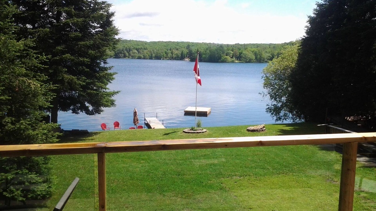 McMurrich/Monteith Cottage | Tranquil Buck Lake Cottage-8 Guests- Winterized-Star Gazers Dream!
