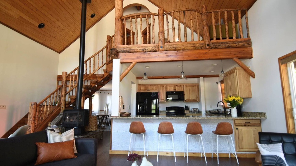 Cle Elum Cabin | Tranquil Cabin nr Cle Elum Lake, GameRoom, Firepit, Fenced- Perfect Summer Break