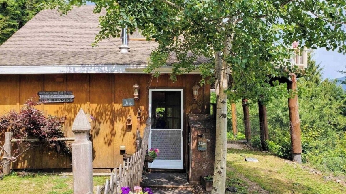 Sagle Cabin | Tranquil cabin with WiFi in scenic Sagle