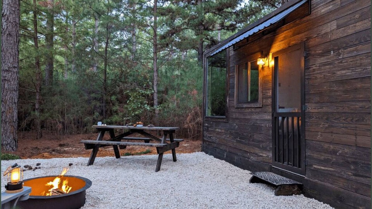 Winona Cabin | tranquil cabins studio - Tranquil Cabins Studio for 2 nestled in the East Texas pines.