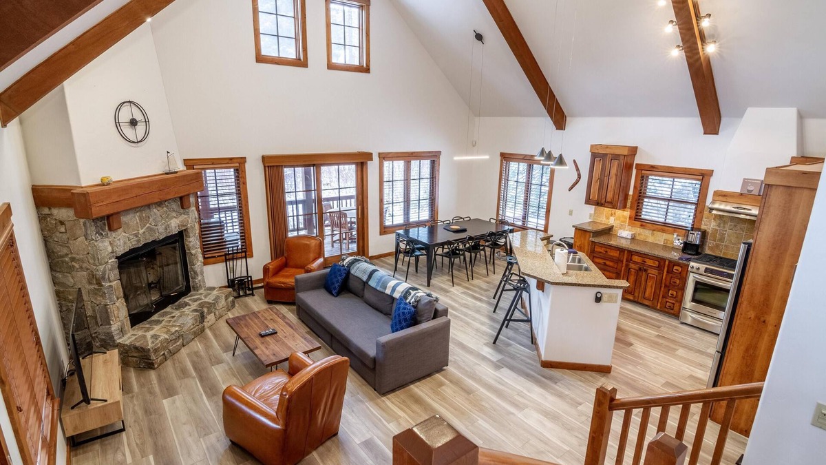 Tamarack Ski Chalet | Tranquil Chalet |wrap-around deck|Pet Friendly