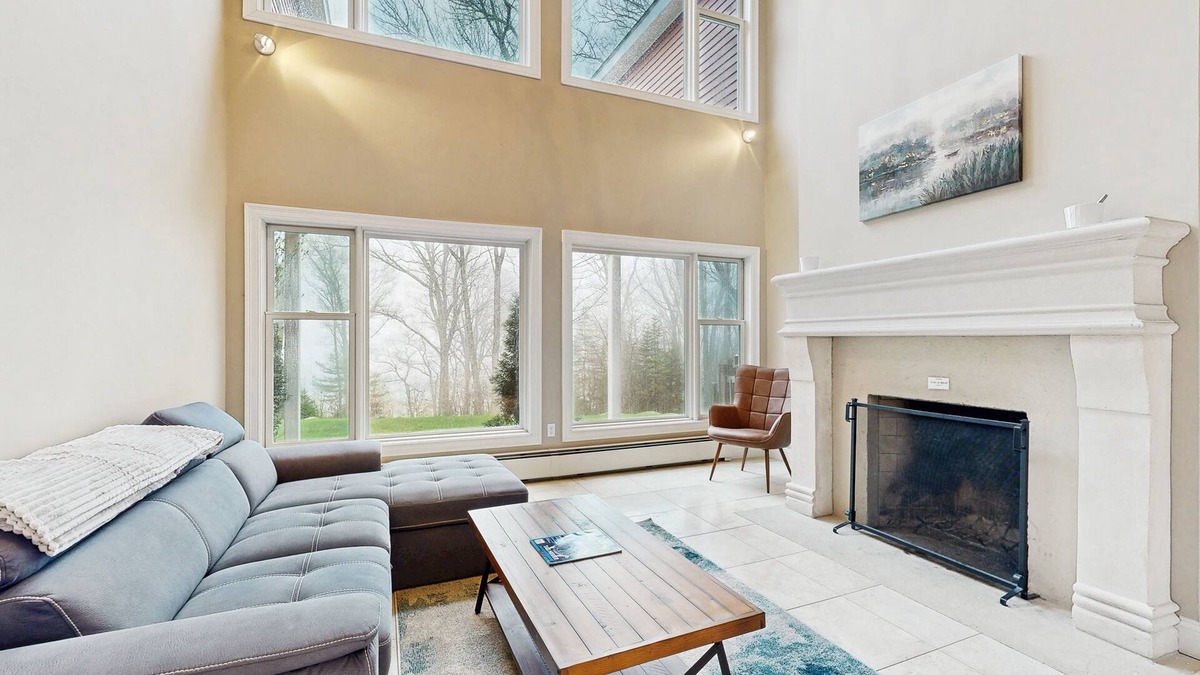 Pleasant Point House | Tranquil Coastal Sanctuary with Chef's Kitchen, Jacuzzi Tub and Water Views