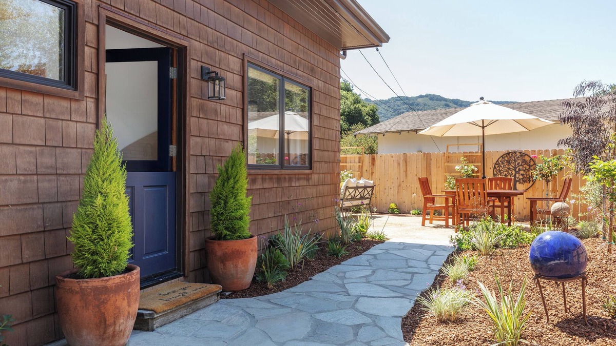 Carmel Cottage | Tranquil cottage with fenced garden, fire pit, bbq, outdoor dining and hot tub.