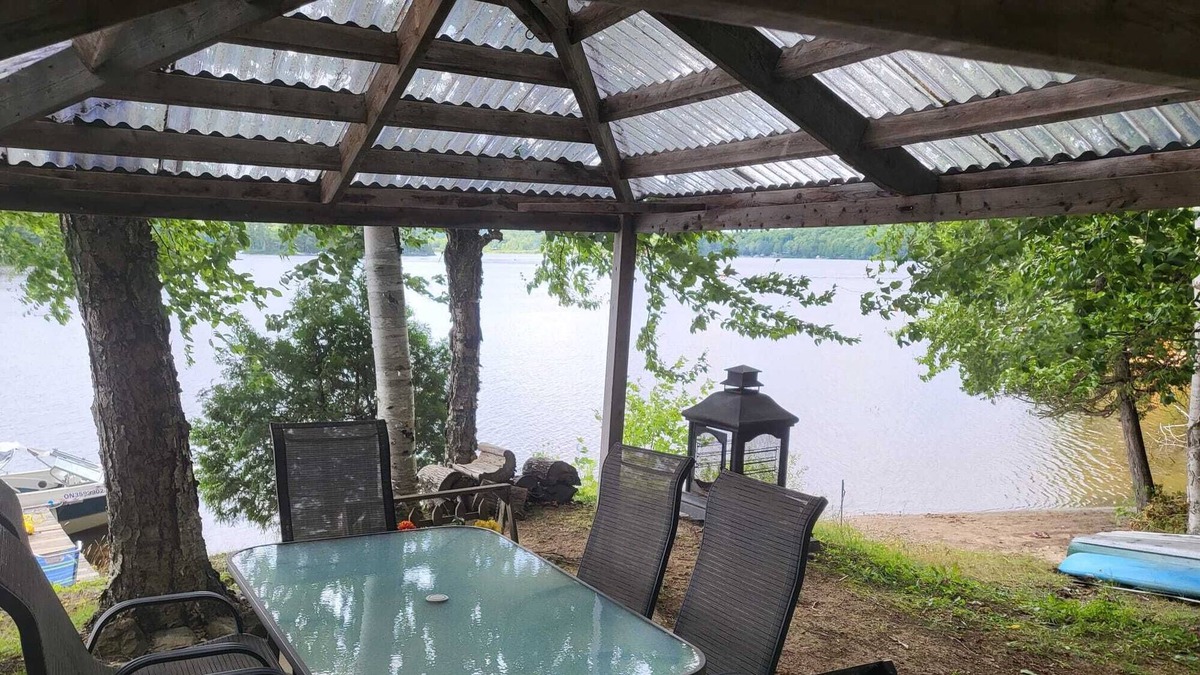 Novar House | Tranquil cottage on a lake with canoes, dock and lots of peace.