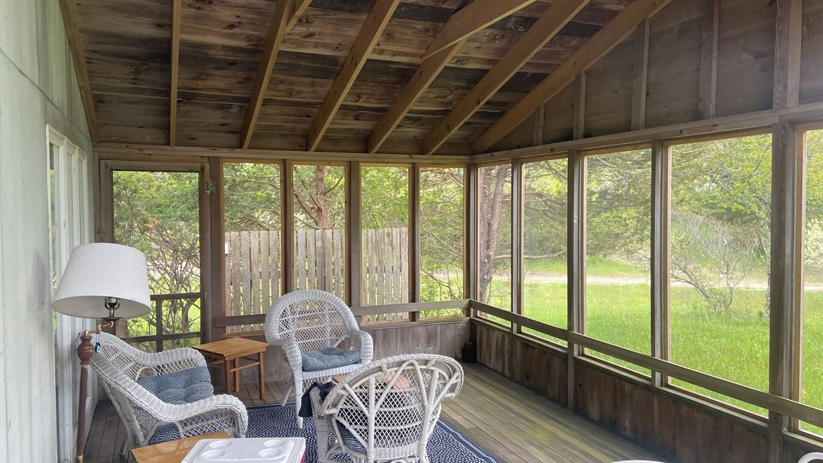 Edgartown Cottage | Tranquil cottage with WiFi on Cape Poge Bay