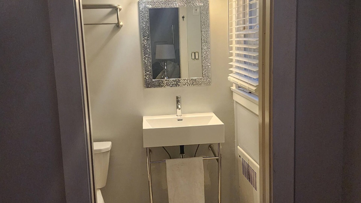 Stafford Apartment | Tranquil Country Retreat with King Bed & Luxury Walk-In Shower