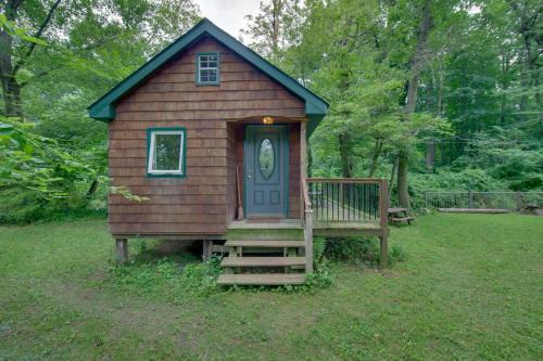 Narvon Apartment | Tranquil Creekside Cabin in Dutch Country!