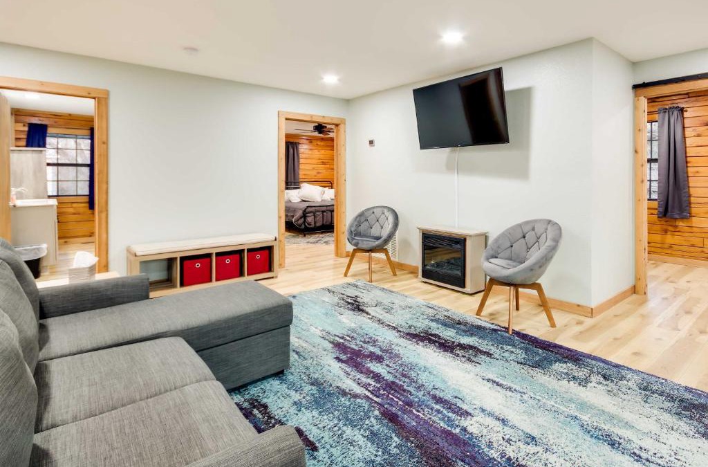 Pineville House | Tranquil Creekside Hideout Families Welcome!