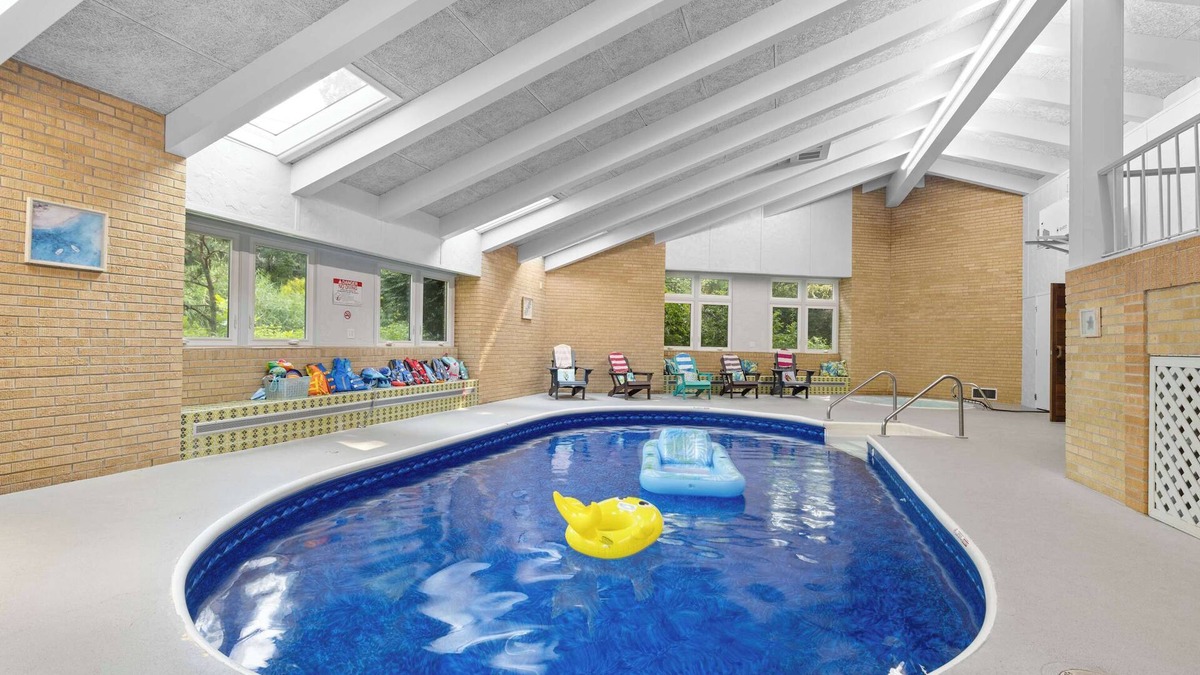 Rockford House | Tranquil Escape Indoor Pool Spa Arcade