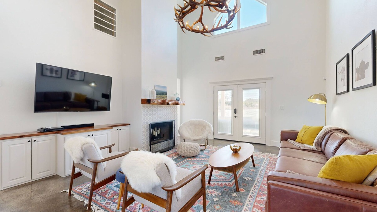 Hye House | Tranquil farmstead with beautiful views of the country, fire pit, & cozy cottage